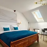 Latran House 71 By Kh 3*