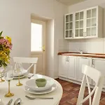 Latran House 71 By Kh 3*