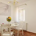 Latran House 71 By Kh Pensionat