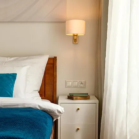 Latran House 71 By Kh 3*